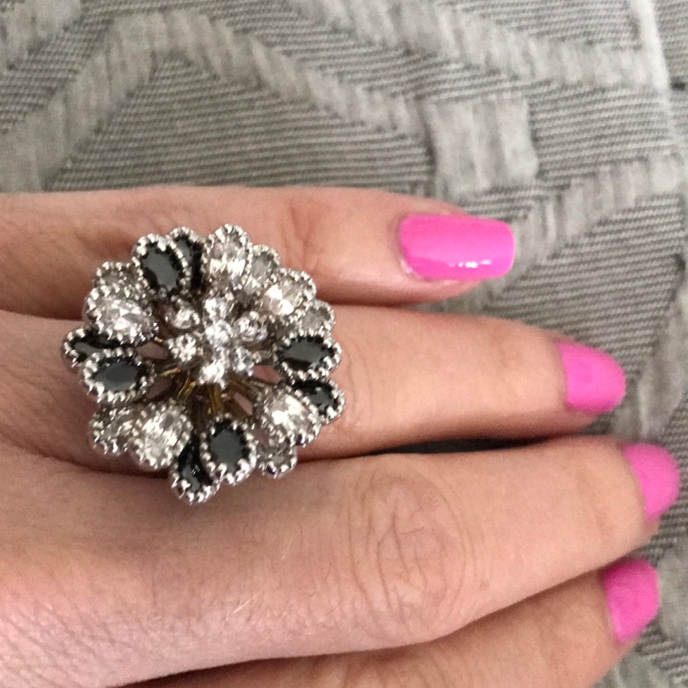 Silver ring flower Crystal size 6